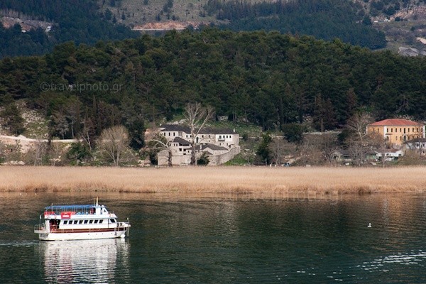 Limni-Ioanninon-Pamvotida-03 Λιμνη Ιωαννίνων-νησάκι κυρα Φροσύνης