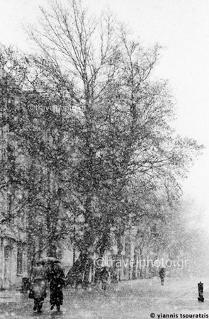 acropoli-xioni-snow-in-athens Διονυσίου Αρεοπαγίτου, Αθήνα, χιόνι, χιονόπτωση