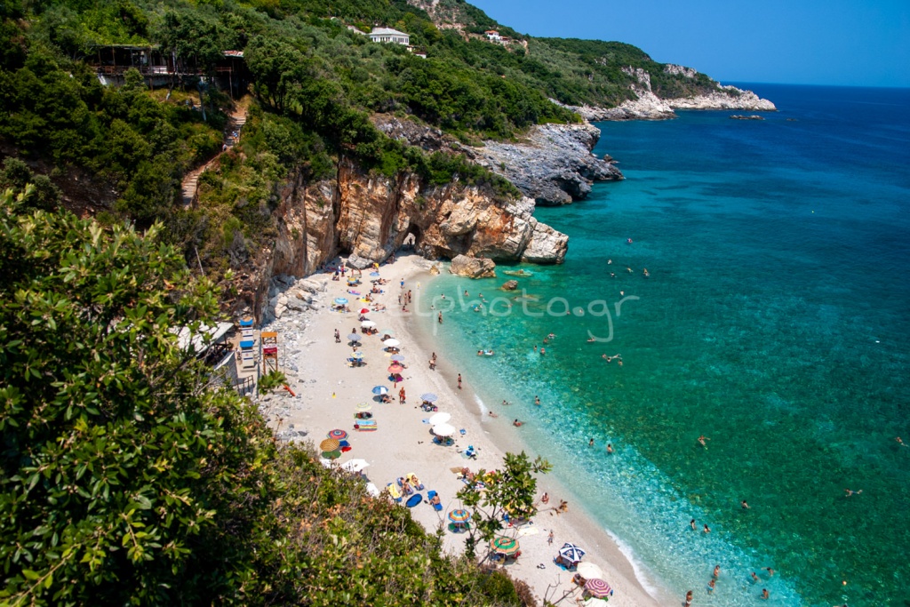 Η Παραλία Μυλοπόταμος στο Πήλιο, απο την πλευρά του Αιγαίου.