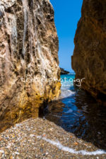 Παραλία στη νότια Εύβοια, περιοχή Κάβο Ντόρο (Καφηρέας))